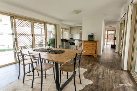 Property photo of 2 Vanessa Place Emerald QLD 4720