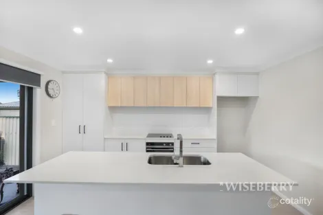 Property photo of 25 Shropshire Street Gorokan NSW 2263