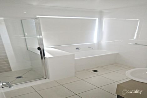 Property photo of 2/17 Eales Road Rural View QLD 4740