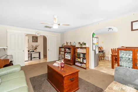 Property photo of 17 Clowes Place Ashmont NSW 2650