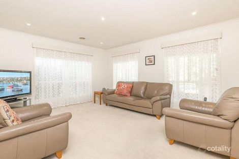 Property photo of 11 Knightsbridge Drive Tarneit VIC 3029