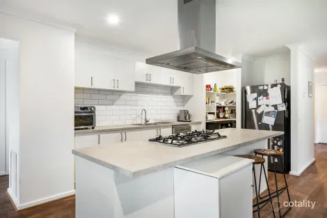 Property photo of 17 Cardinal Drive Eagle Point VIC 3878