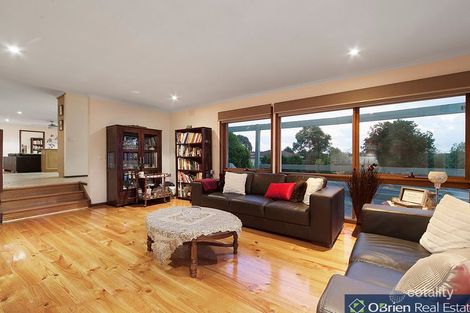 Property photo of 1 Stephens Close Endeavour Hills VIC 3802