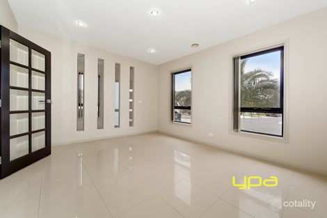 Property photo of 5 Amalfi Court Roxburgh Park VIC 3064