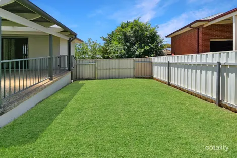 Property photo of 44 Bourkelands Drive Bourkelands NSW 2650