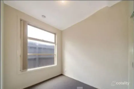 Property photo of 4/64 Ahern Road Pakenham VIC 3810