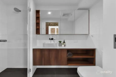 Property photo of 201/98 Bowen Street Spring Hill QLD 4000