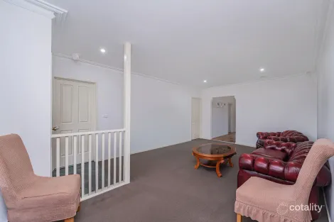 Property photo of 43 Rearden Crescent Roxburgh Park VIC 3064