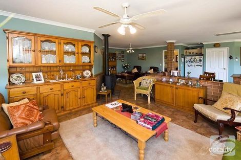 Property photo of 2 Haslemere Drive Mount Nasura WA 6112