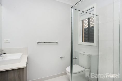 Property photo of 15 Luster Circuit Greenvale VIC 3059