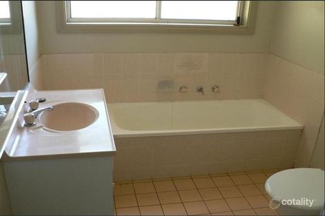 Property photo of 3 Lesley Place Dubbo NSW 2830