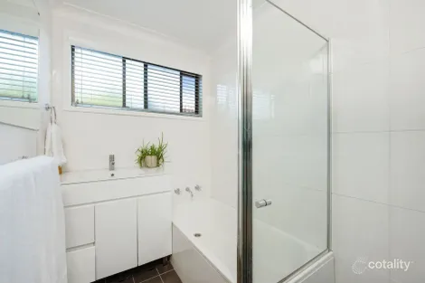 Property photo of 128 Lakedge Avenue Berkeley Vale NSW 2261