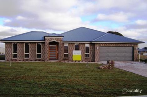 Property photo of 99 Diamond Drive Orange NSW 2800