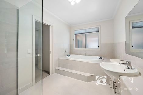 Property photo of 46 Arthurs Crescent Strathfieldsaye VIC 3551