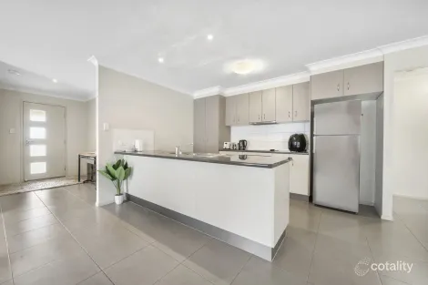 Property photo of 33 Sunset Drive Glenvale QLD 4350
