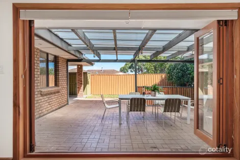 Property photo of 16 Queens Way Woodcroft SA 5162