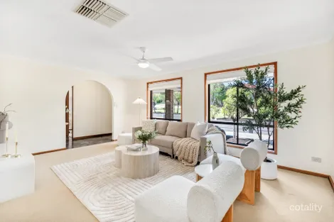 Property photo of 16 Queens Way Woodcroft SA 5162