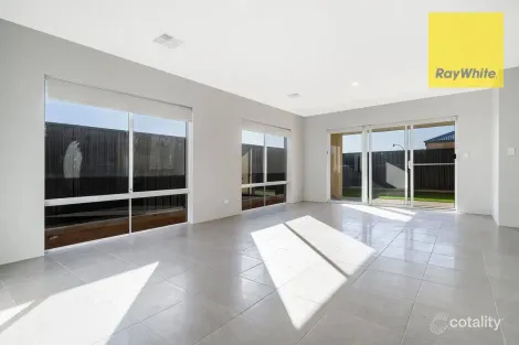 Property photo of 16 Dalaroo Boulevard Midvale WA 6056