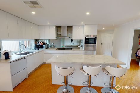 Property photo of 28 Fleetwood Drive Narre Warren VIC 3805