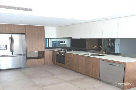 1307/372-374 Marine Pde, Labrador, QLD 4215