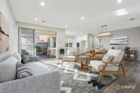 Property photo of 10 Lance Drive Armstrong Creek VIC 3217