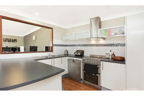 Property photo of 53 Evelyn Crescent Thornton NSW 2322