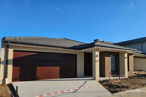 16 Pembrokeshire Loop, Clyde, VIC 3978