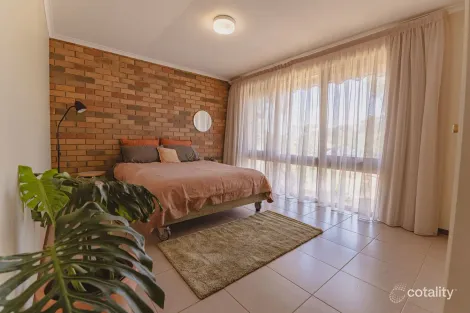 Property photo of 2/4 Kooyong Close Kennington VIC 3550