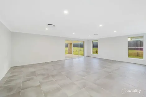 Property photo of 12 St Heliers Road Silverdale NSW 2752