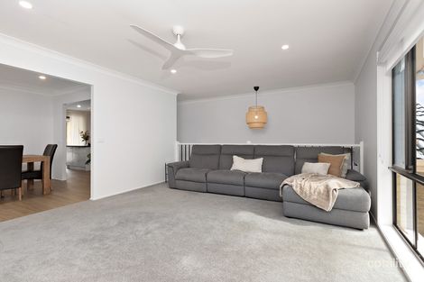 Property photo of 33 Robinia Grove Garden Suburb NSW 2289