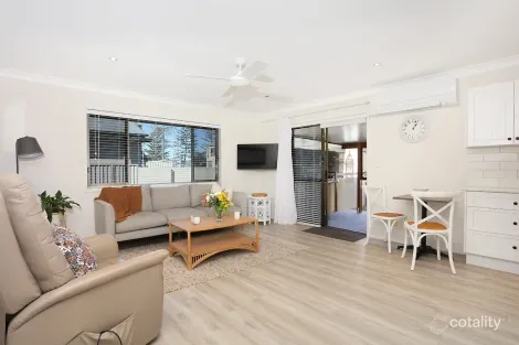 Property photo of 1/5 Teal Avenue Paradise Point QLD 4216