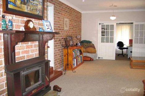Property photo of 4 Glenvale Place Bourkelands NSW 2650