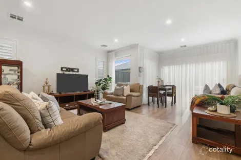 Property photo of 47 Dalhalla Circuit Clyde North VIC 3978