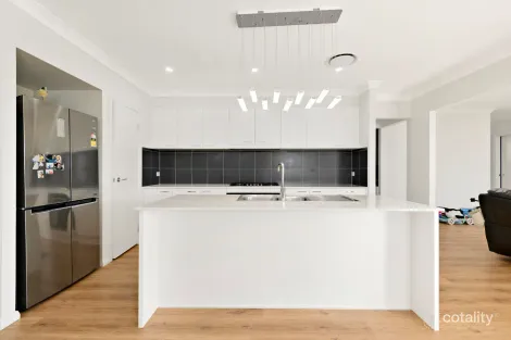 Property photo of 16 Tillage Drive Lochinvar NSW 2321