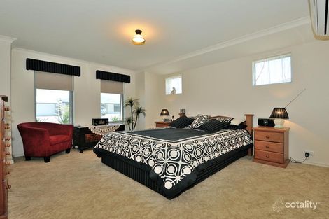 Property photo of 44 Sellafield Bend Waikiki WA 6169