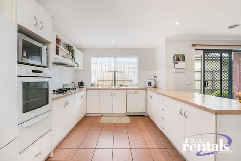 Property photo of 8 Glenisla Way Berwick VIC 3806