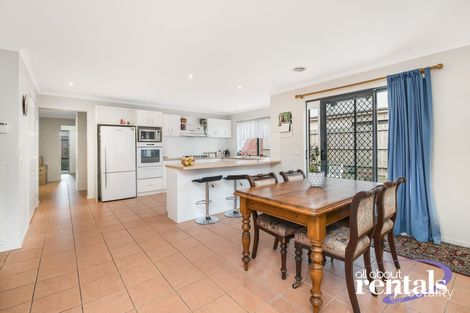Property photo of 8 Glenisla Way Berwick VIC 3806