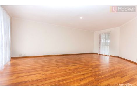 Property photo of 38 Pinnock Avenue Roxburgh Park VIC 3064