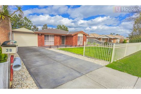 Property photo of 38 Pinnock Avenue Roxburgh Park VIC 3064