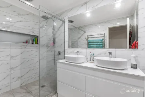 Property photo of 7 Yiota Court Berwick VIC 3806