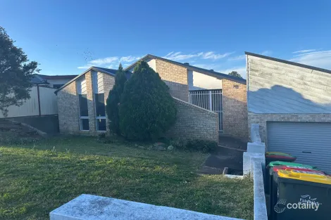 Property photo of 4 Glen Elgin Crescent Edensor Park NSW 2176