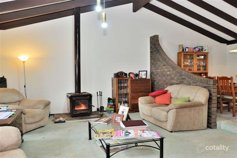 Property photo of 8 Armour Way Lesmurdie WA 6076
