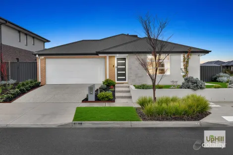 2 Choir St, Clyde North, VIC 3978