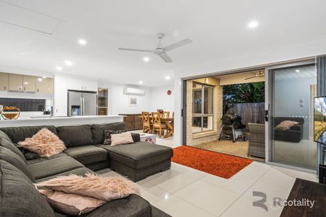 Property photo of 2/30 Taylor Place Mackenzie QLD 4156