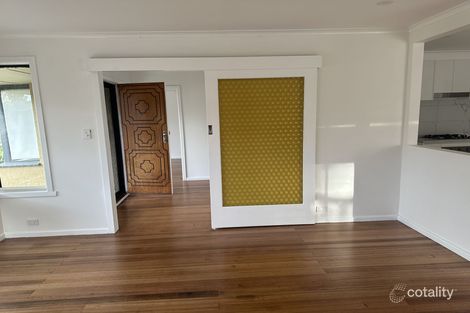 Property photo of 18 Simmons Drive Seaholme VIC 3018