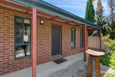 76 Mistletoe St, Golden Square, VIC 3555