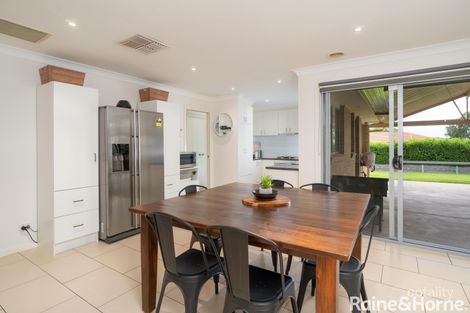 Property photo of 10 Apprentice Avenue Ashmont NSW 2650