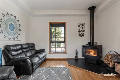 Property photo of 15 St Albans Court Grindelwald TAS 7277