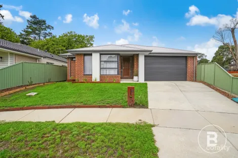 Property photo of 17 Nyora Grove Mount Helen VIC 3350