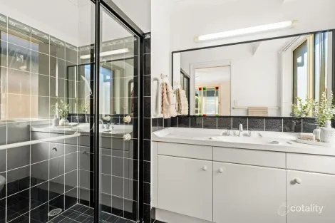 Property photo of 4 Robinia Parade Springfield NSW 2250